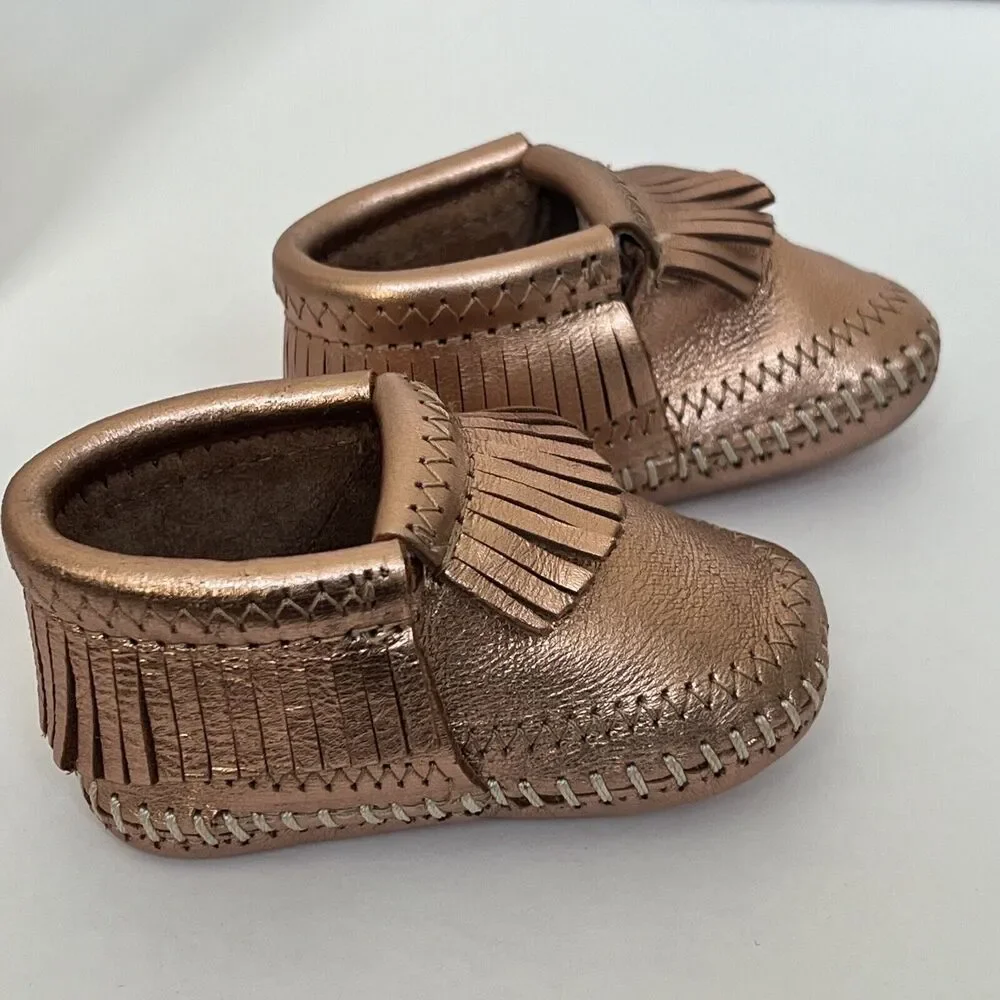 NIB Minnetonka Alex Infants Slip On Leather Moccasins Rose Gold Size 2 NEW 6-9 M